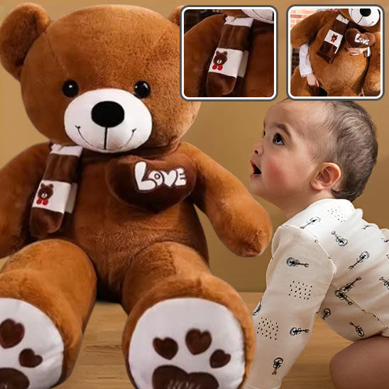 bébé avec son doudou ours love