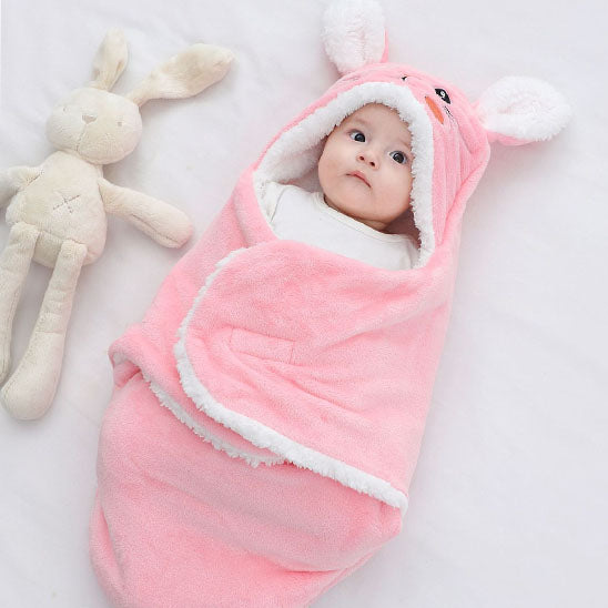 bébé dans nid d'ange lapin