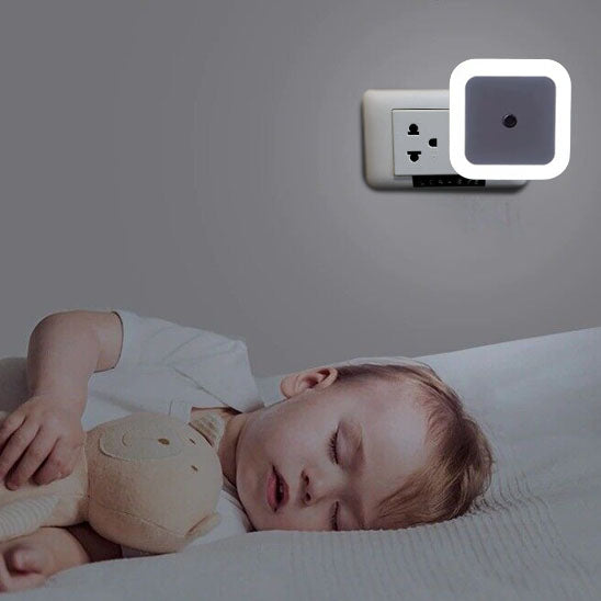 bébé dort tranquille avec veilleuse bébé murale lumineuse