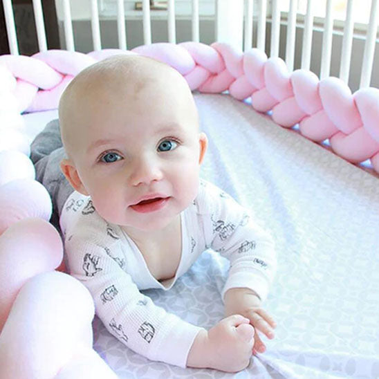 bébé rassuré tresse de lit bébé