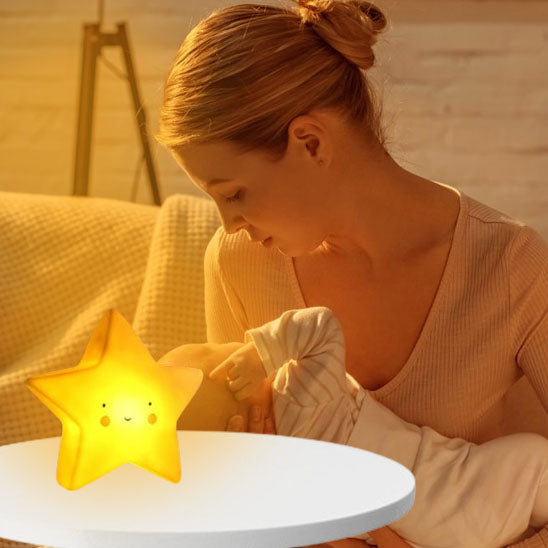 maman et bébé douceur avec veilleuse bébé