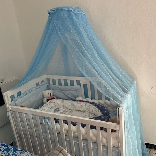 ciel de lit bébé ouvert